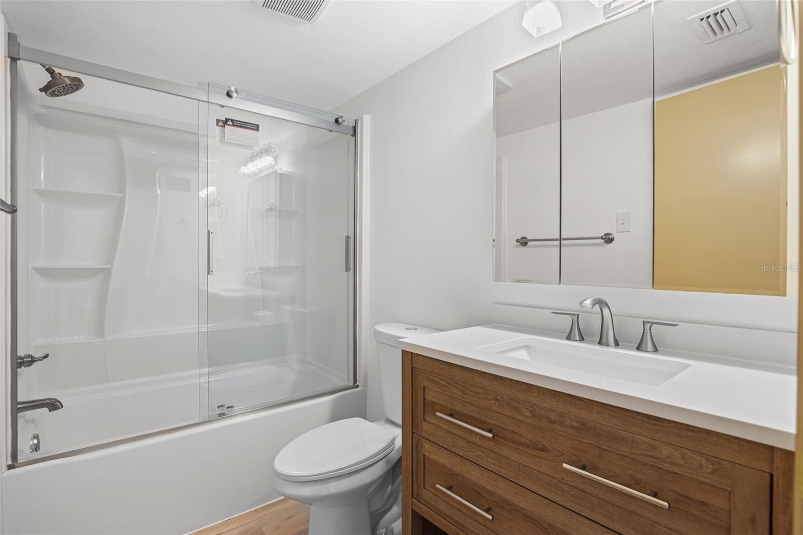 OAK PARK TERRACE UNITS 1-16 - Residential