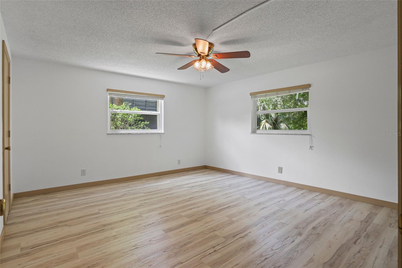 OAK PARK TERRACE UNITS 1-16 - Residential