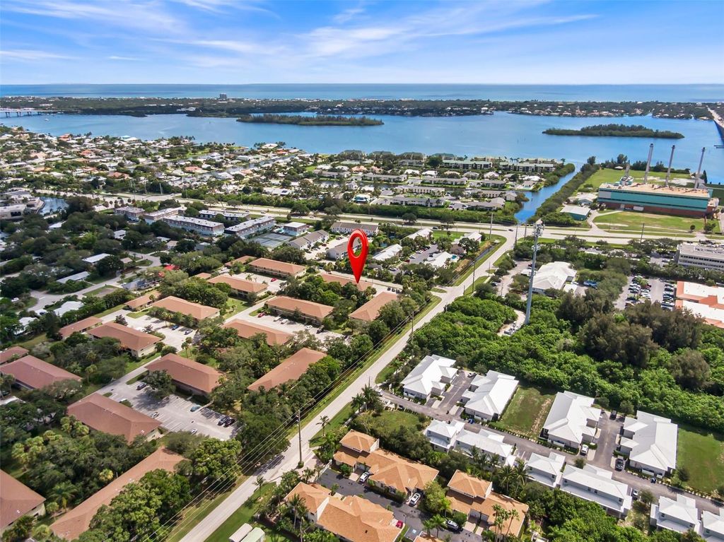 Photo of 400 18th Street #M1, Vero Beach, FL 32960 (MLS # V4944622)
