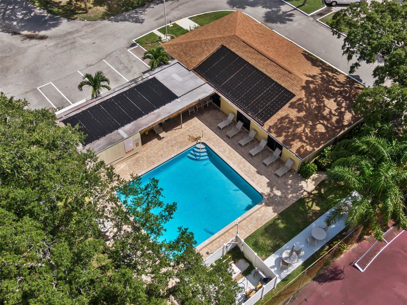 OAK PARK TERRACE UNITS 1-16 - Residential