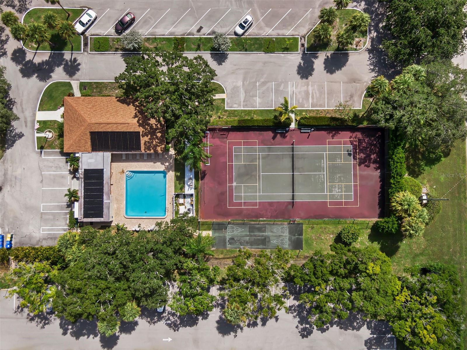 OAK PARK TERRACE UNITS 1-16 - Residential