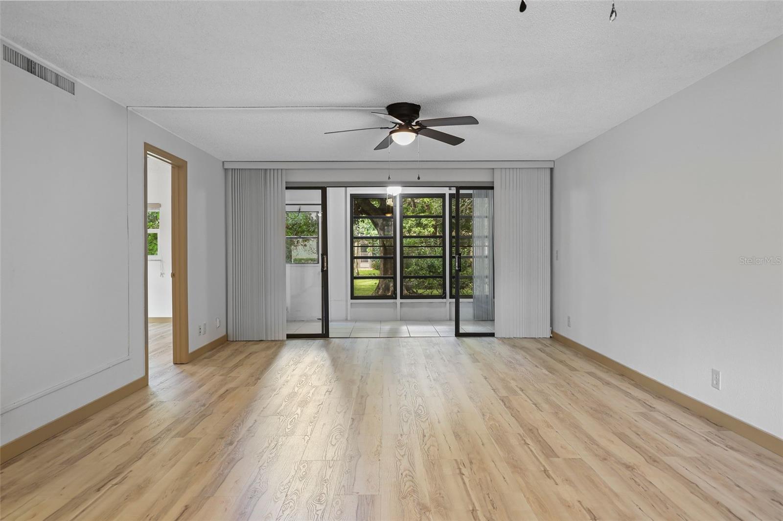 OAK PARK TERRACE UNITS 1-16 - Residential