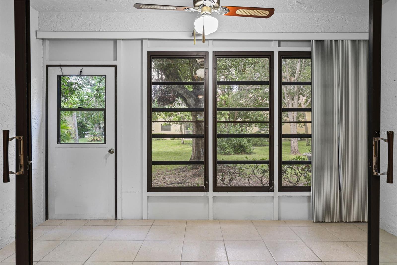 OAK PARK TERRACE UNITS 1-16 - Residential