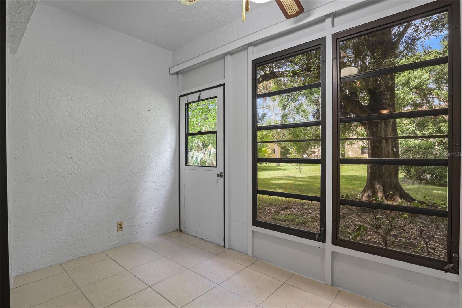 OAK PARK TERRACE UNITS 1-16 - Residential