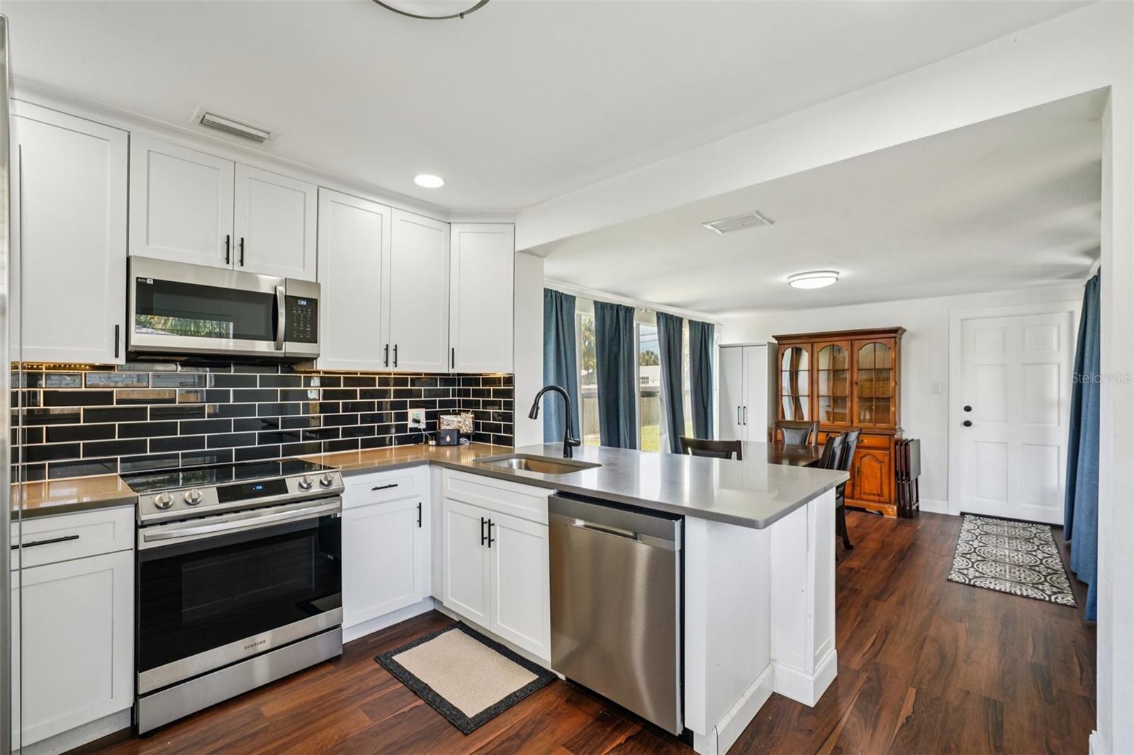 PASADENA ESTATES - Residential