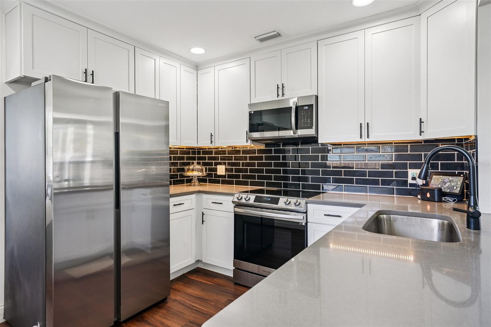 PASADENA ESTATES - Residential