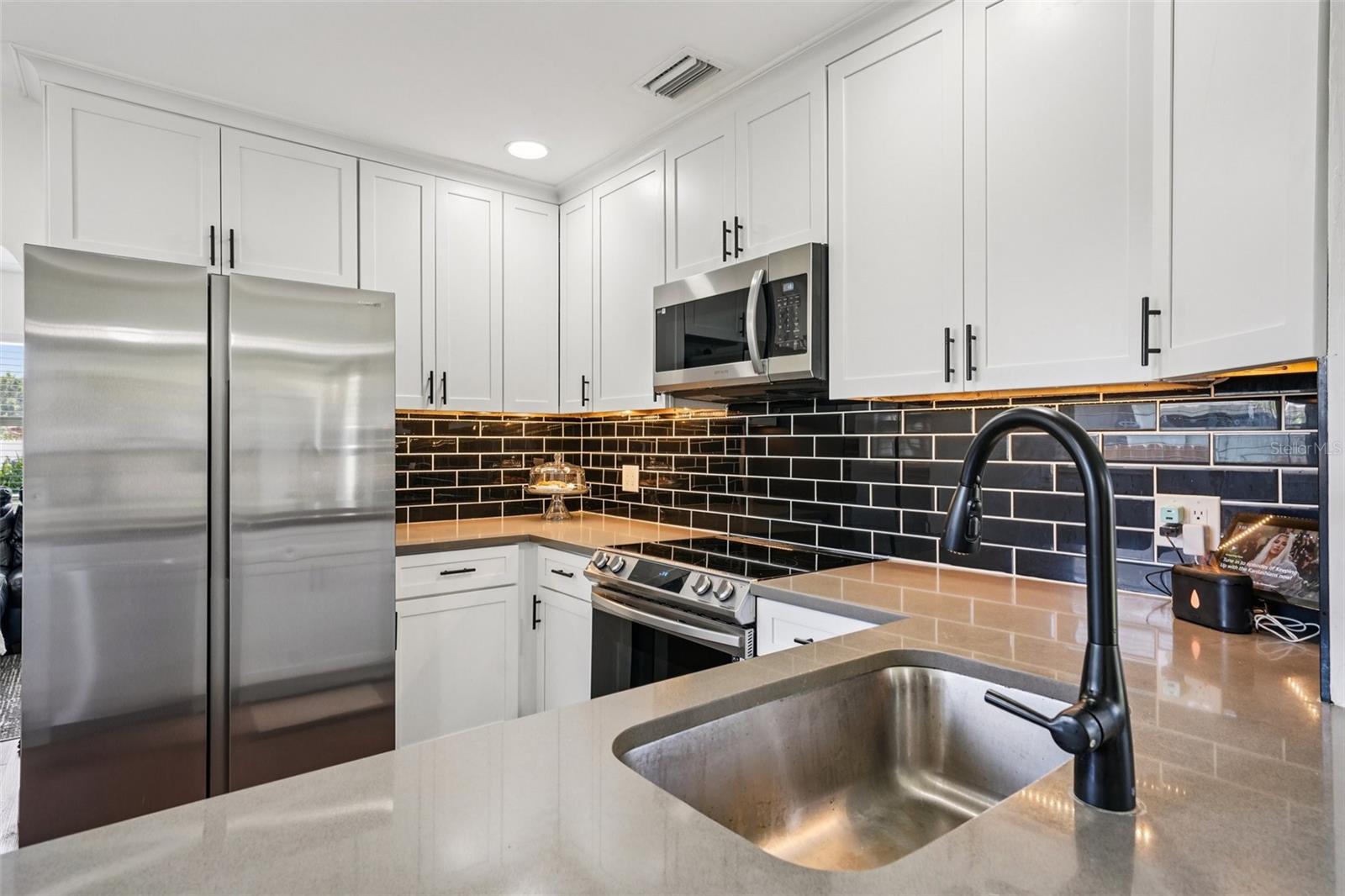 PASADENA ESTATES - Residential