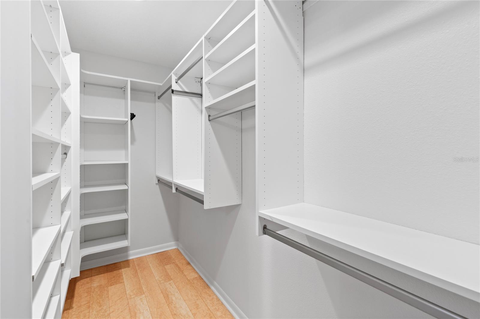 LAKE VALENCIA UNIT ONE - Residential
