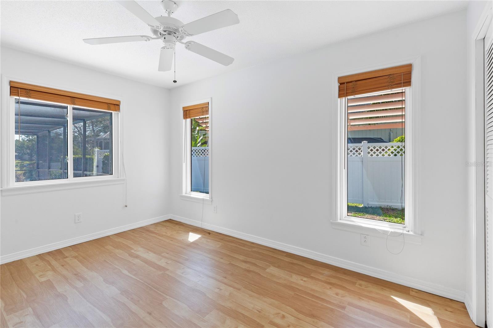 LAKE VALENCIA UNIT ONE - Residential