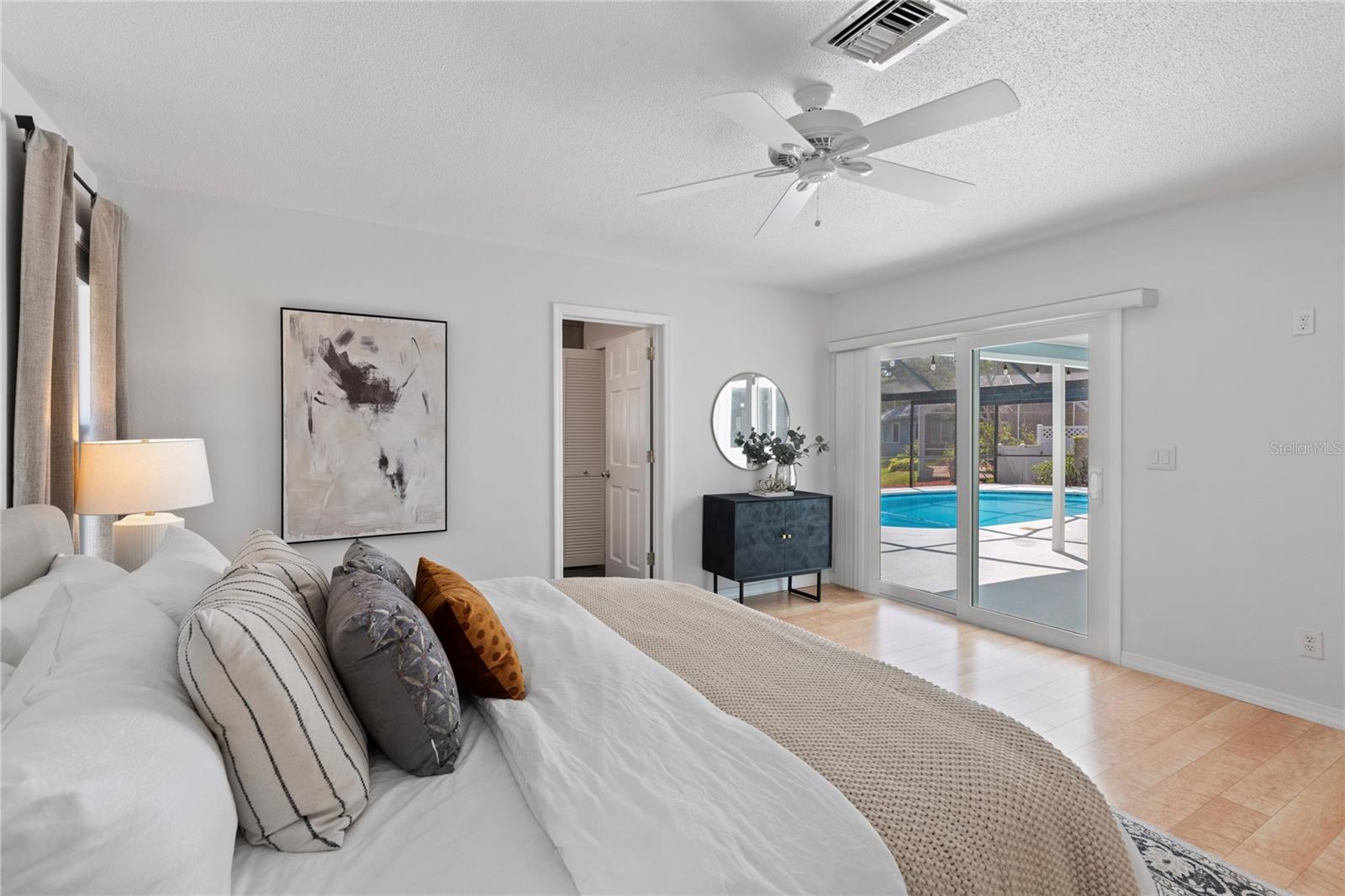 LAKE VALENCIA UNIT ONE - Residential