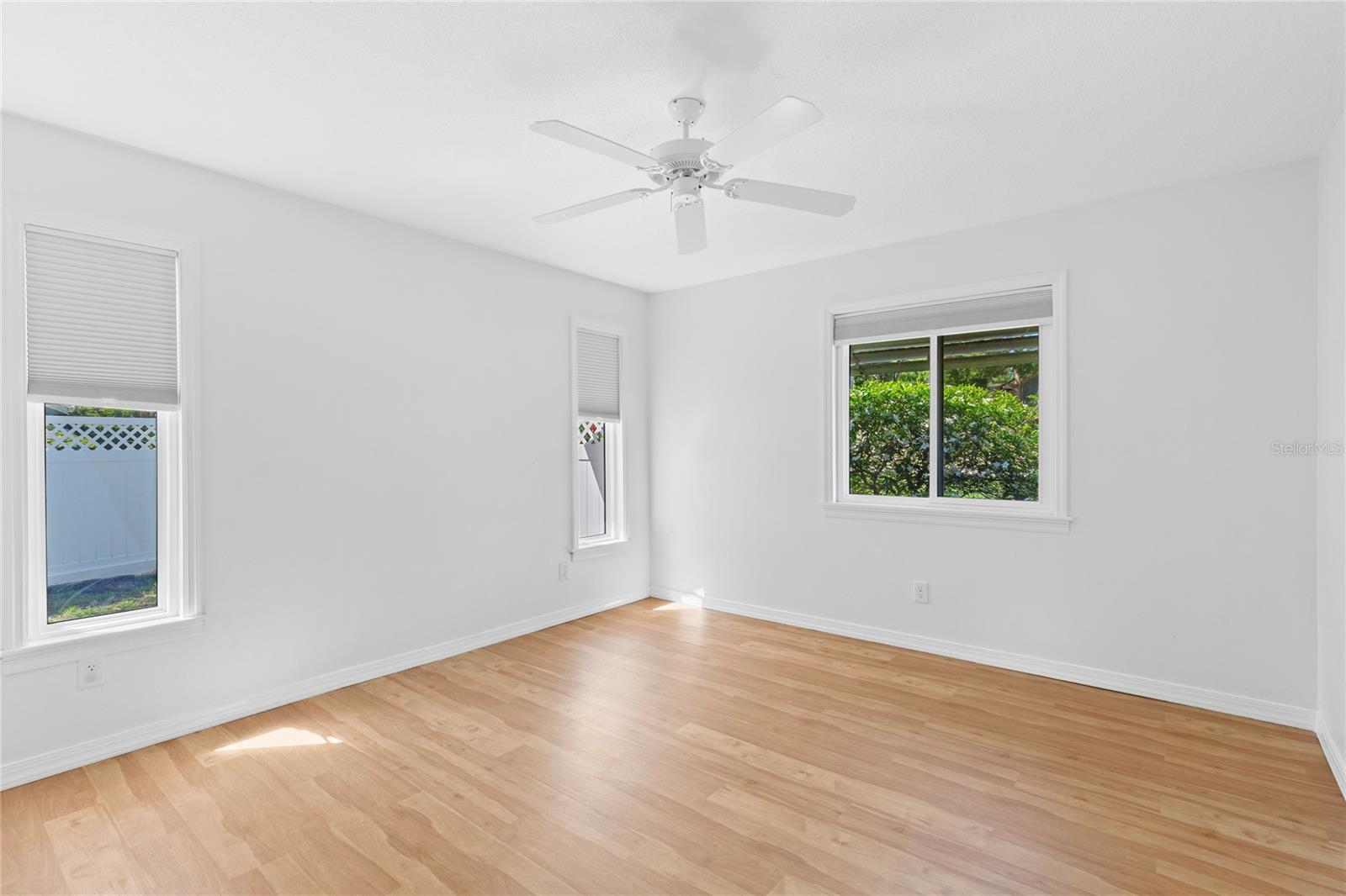 LAKE VALENCIA UNIT ONE - Residential
