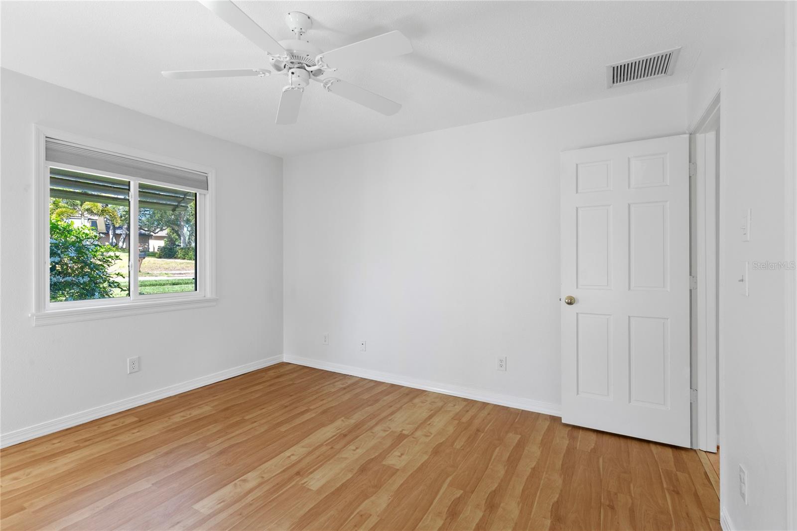 LAKE VALENCIA UNIT ONE - Residential