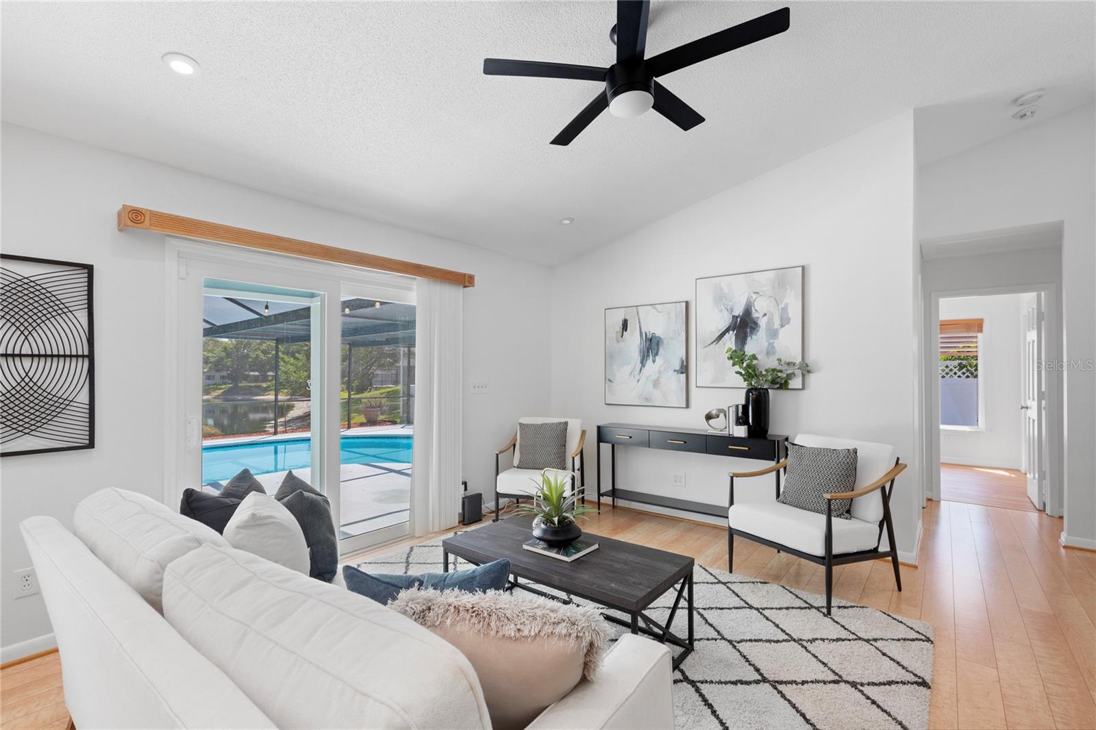 LAKE VALENCIA UNIT ONE - Residential