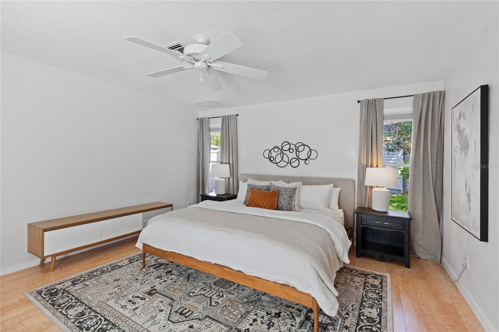 LAKE VALENCIA UNIT ONE - Residential