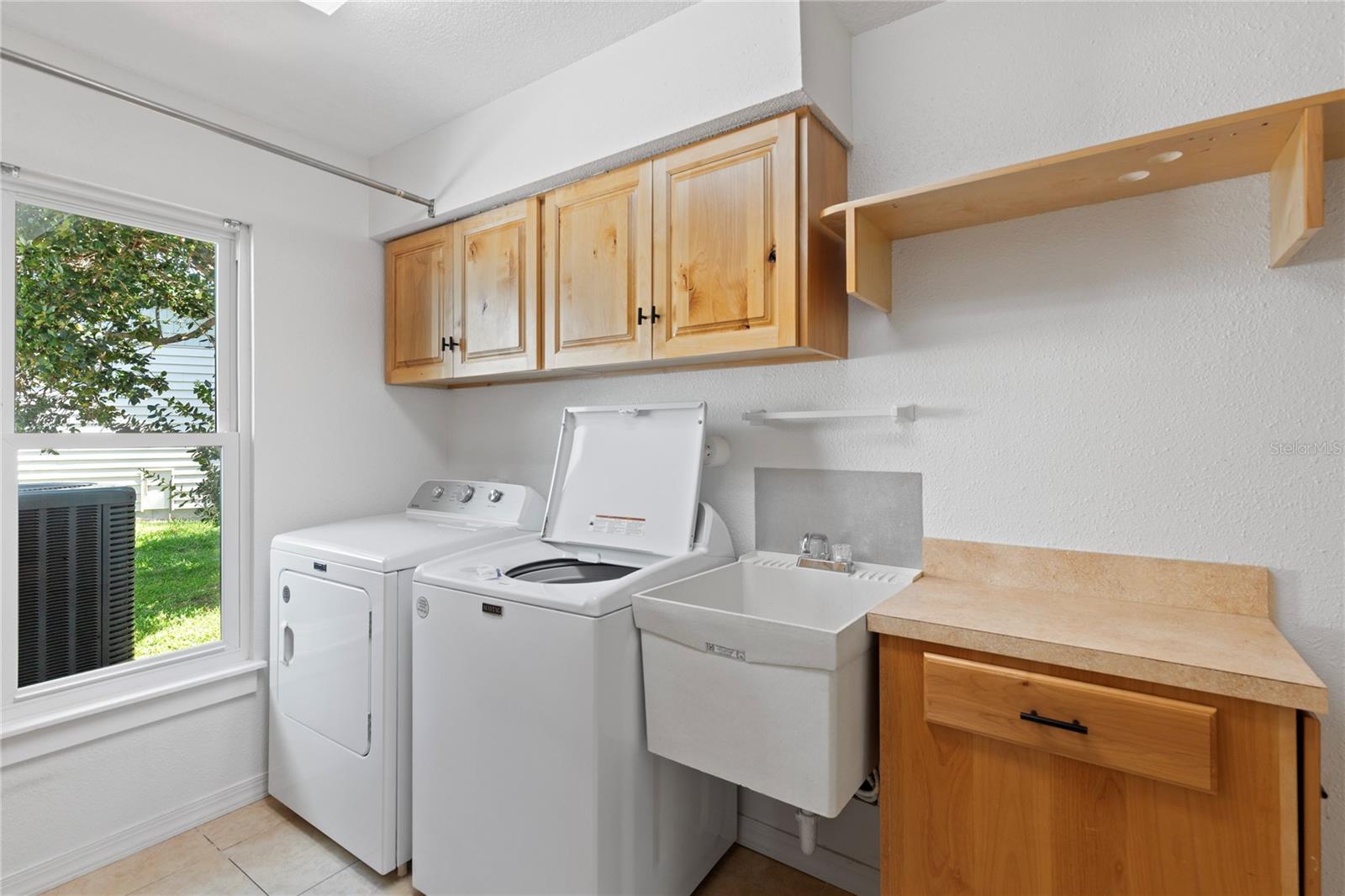 LAKE VALENCIA UNIT ONE - Residential
