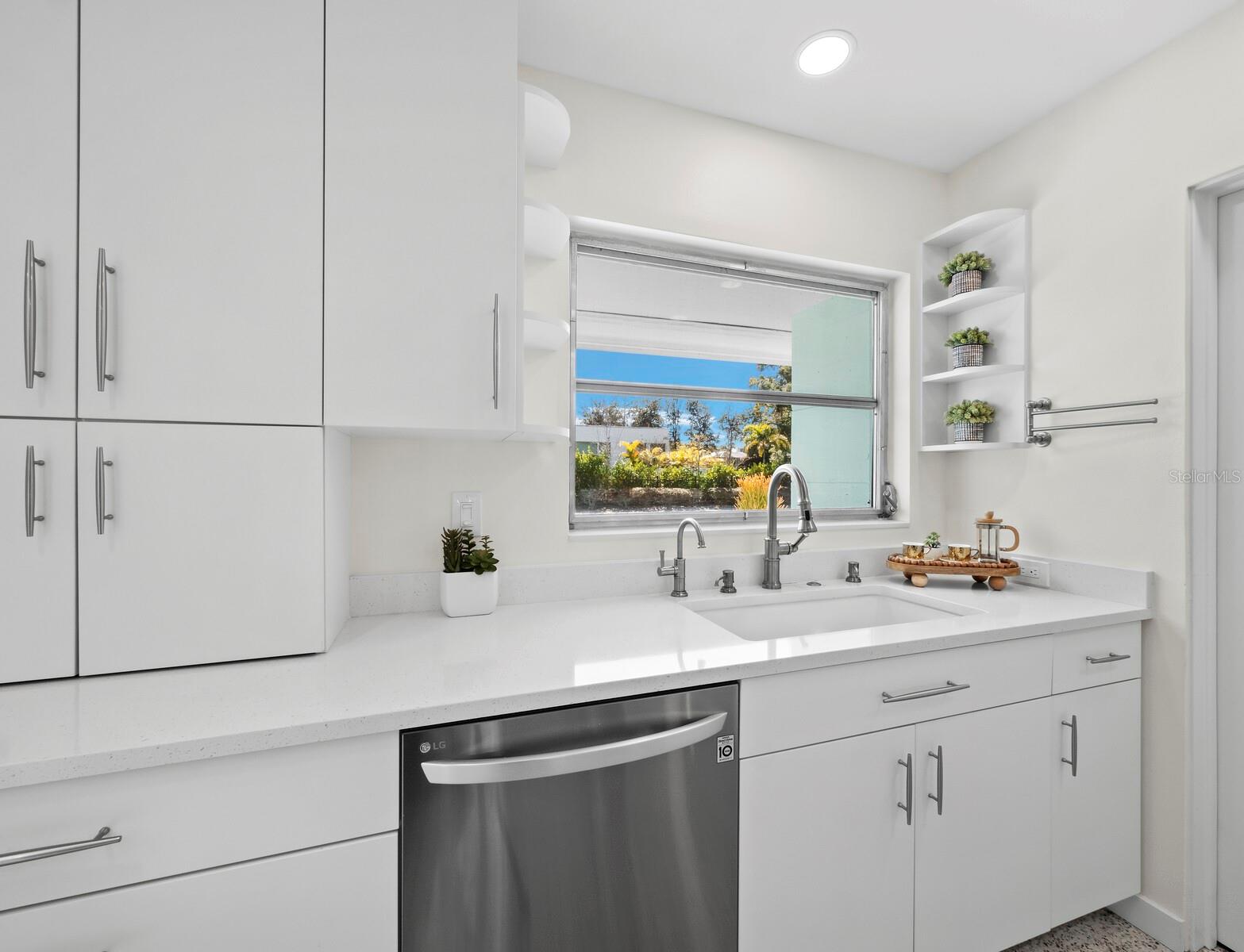 INDIAN BEACH/SAPPHIRE SHORES - Residential