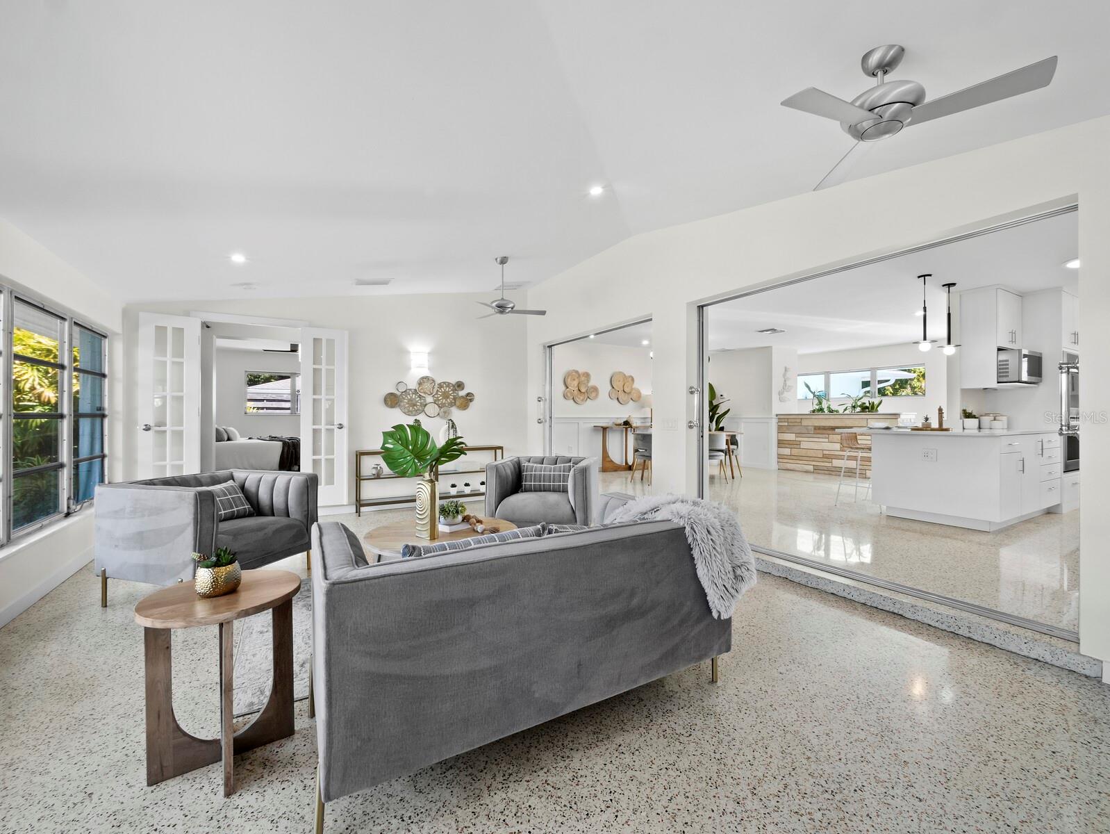 INDIAN BEACH/SAPPHIRE SHORES - Residential