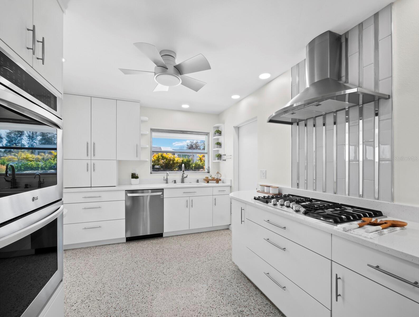 INDIAN BEACH/SAPPHIRE SHORES - Residential