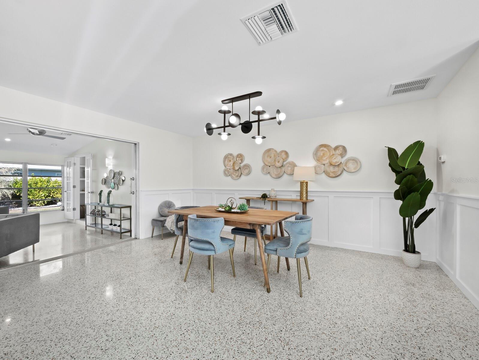 INDIAN BEACH/SAPPHIRE SHORES - Residential