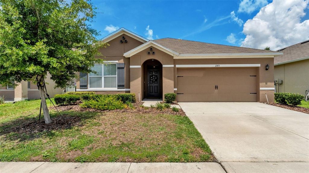 Photo of 2145 Blue Highlands Drive, Lakeland, FL 33811 (MLS # L4962374)