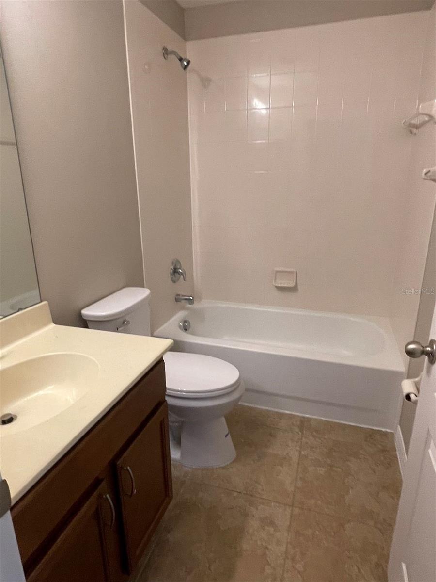 ENCLAVE/MOSS PARK PH2A - Residential Lease