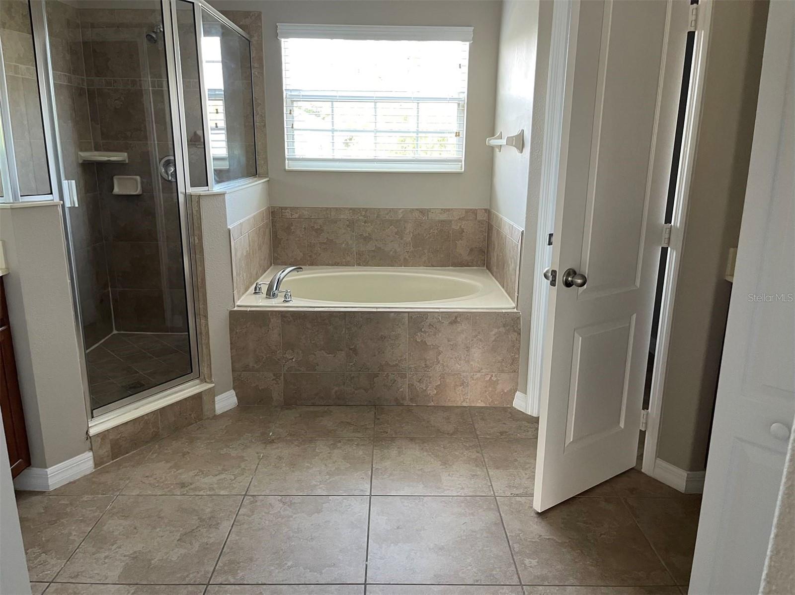 ENCLAVE/MOSS PARK PH2A - Residential Lease