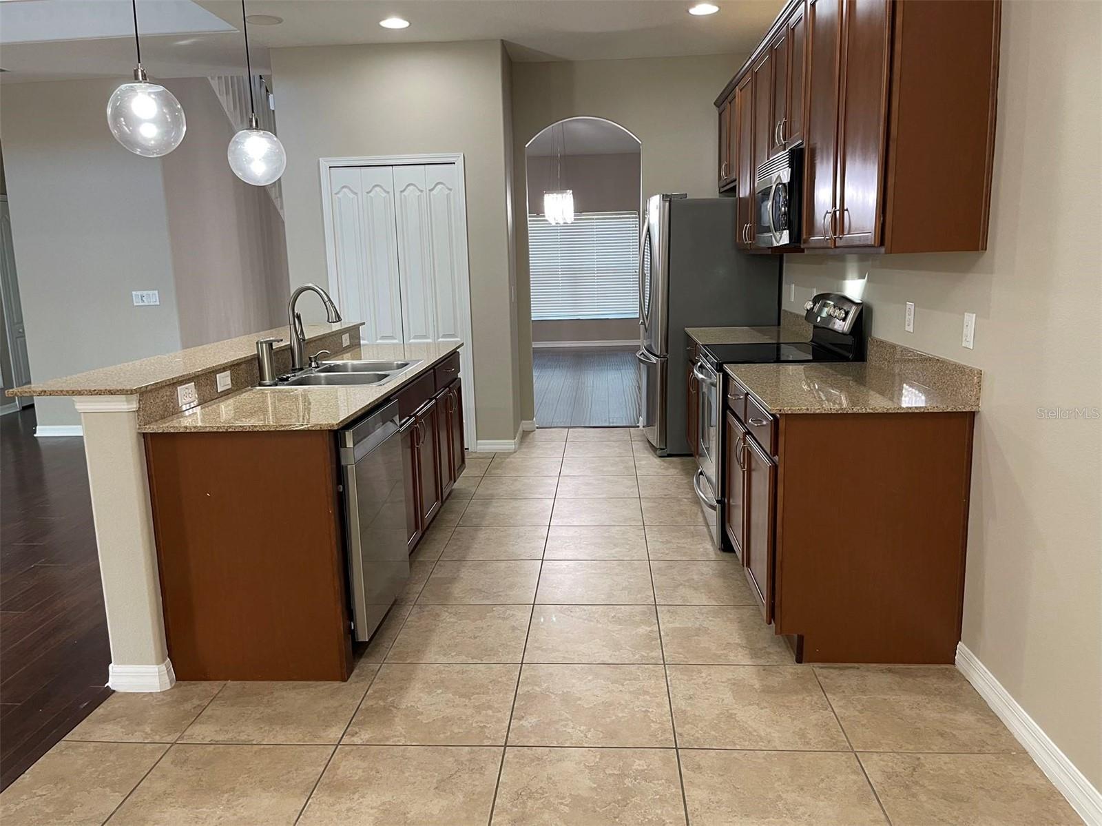 ENCLAVE/MOSS PARK PH2A - Residential Lease