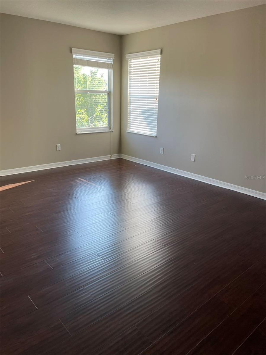 ENCLAVE/MOSS PARK PH2A - Residential Lease