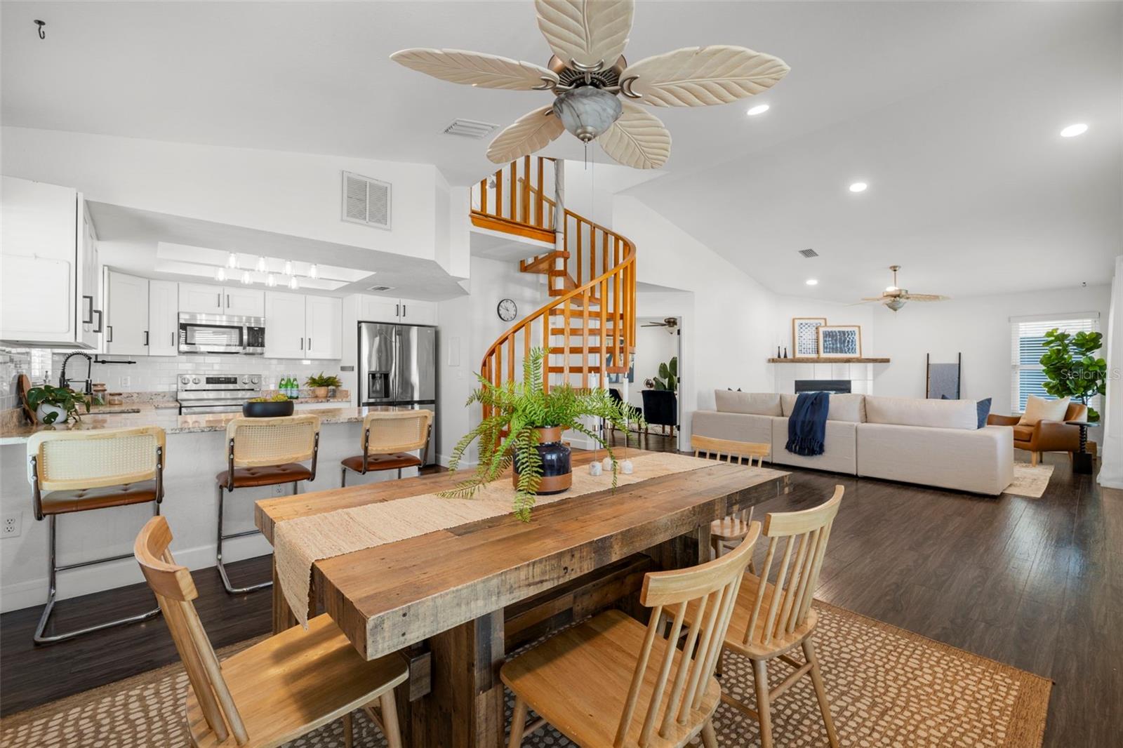 TREASURES OF CAPRI SUB - Residential