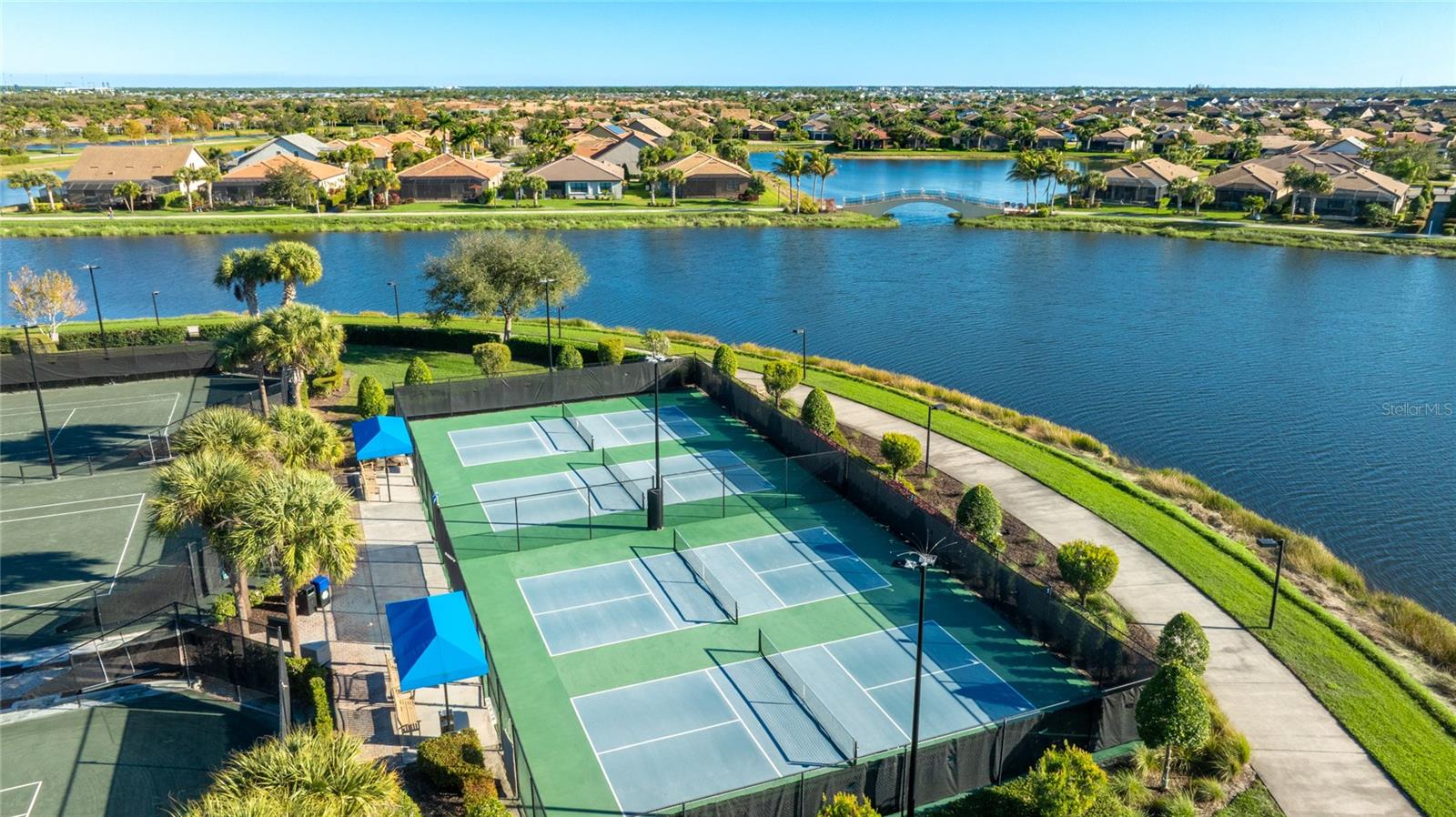 ISLANDWALK/THE WEST VLGS PH 5 - Residential