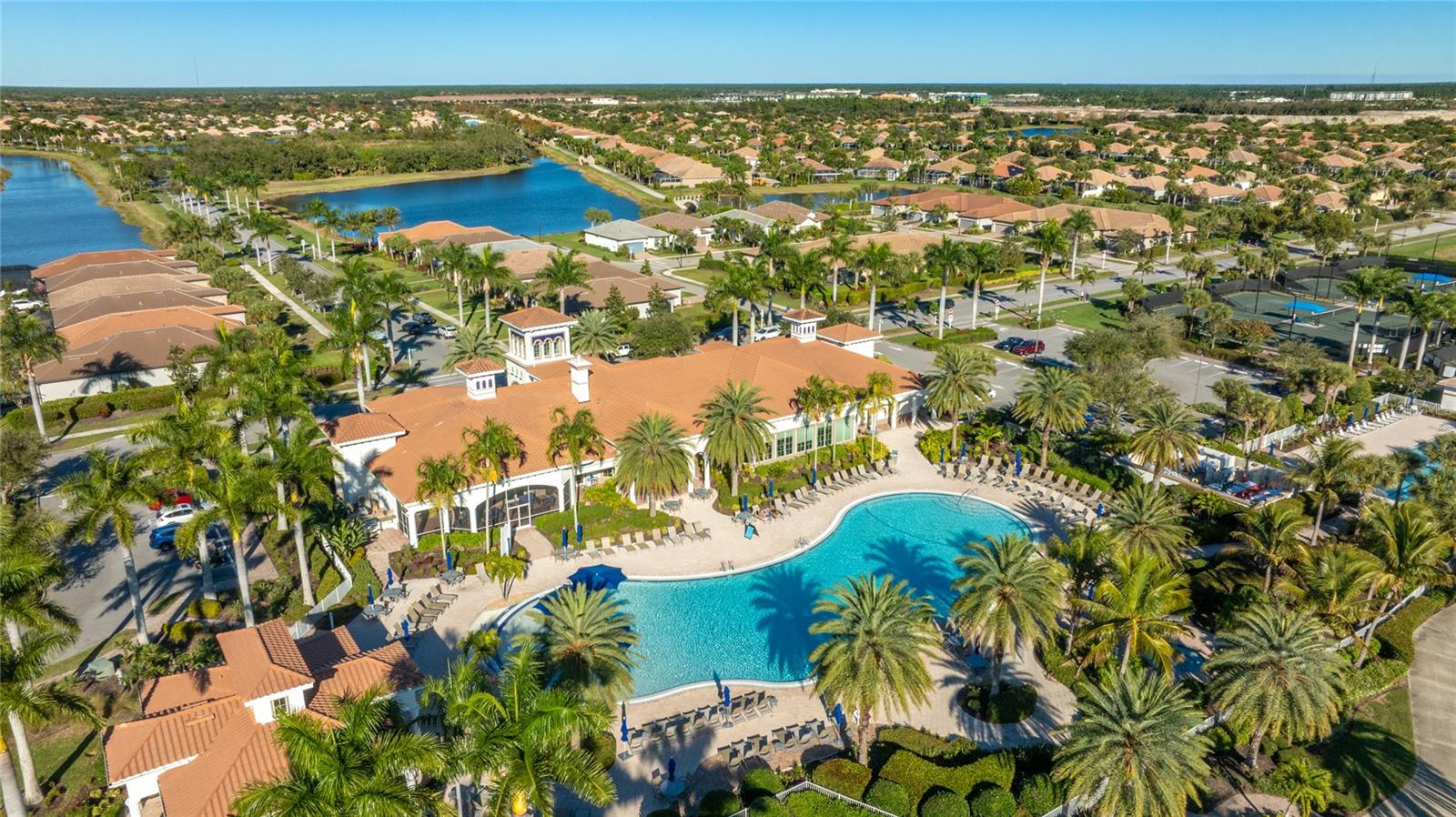 ISLANDWALK/THE WEST VLGS PH 5 - Residential