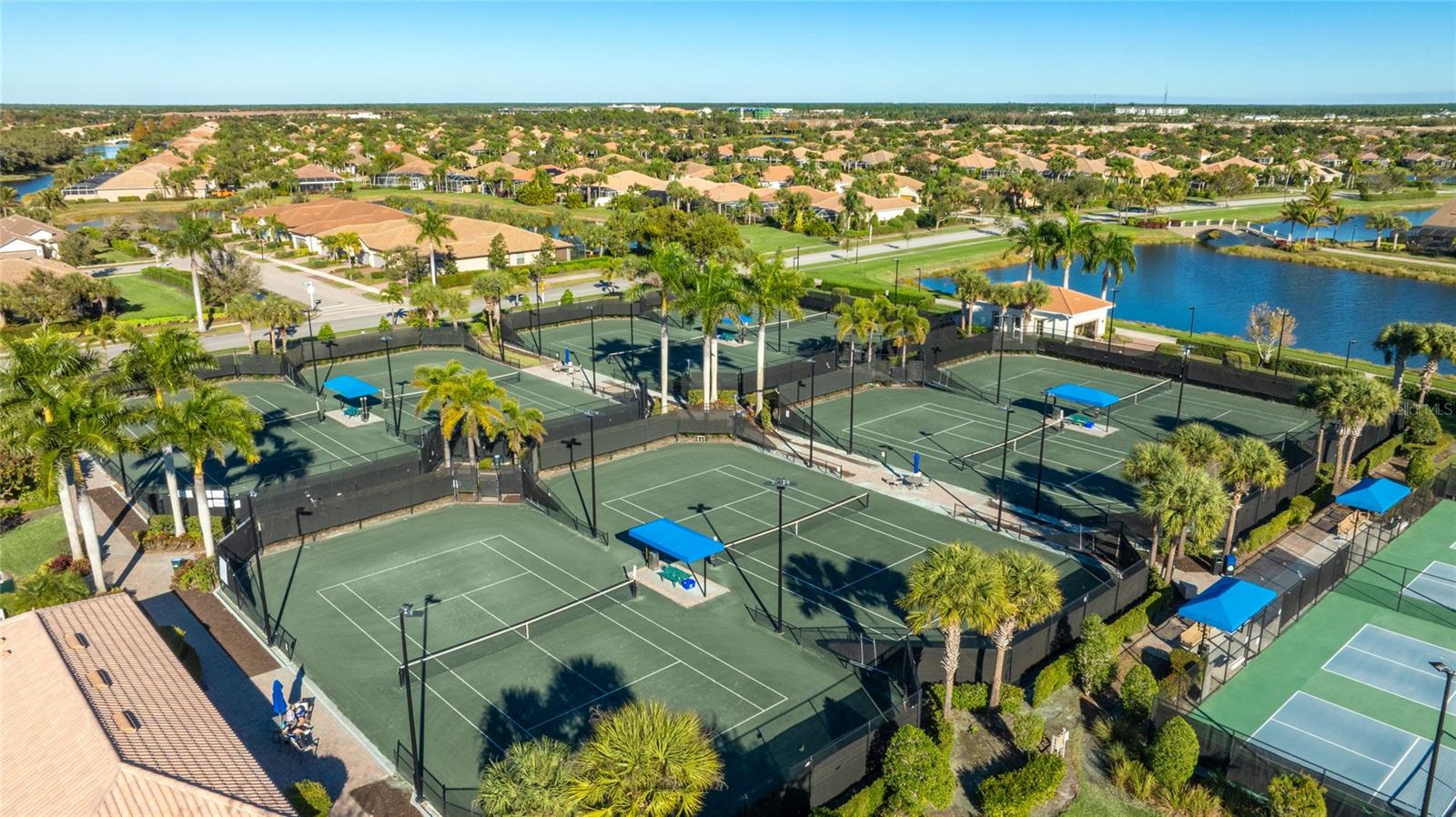 ISLANDWALK/THE WEST VLGS PH 5 - Residential