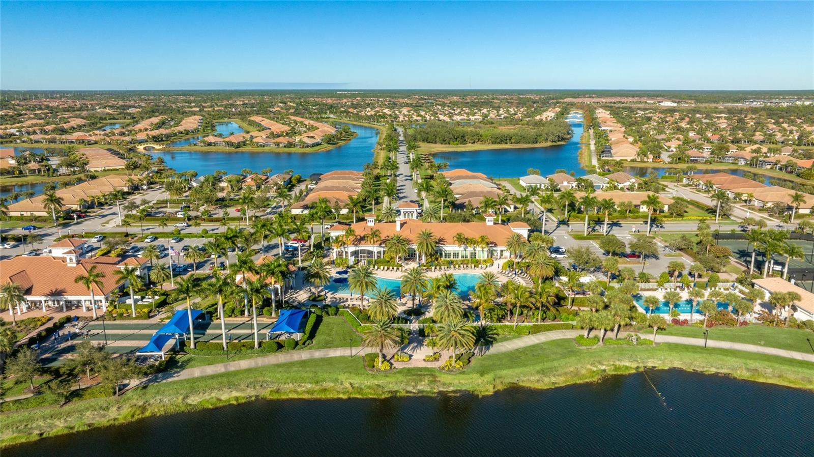 ISLANDWALK/THE WEST VLGS PH 5 - Residential