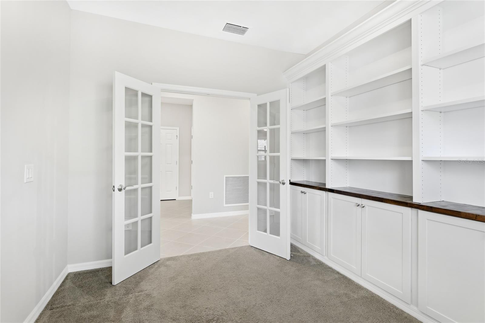 ISLANDWALK/THE WEST VLGS PH 5 - Residential