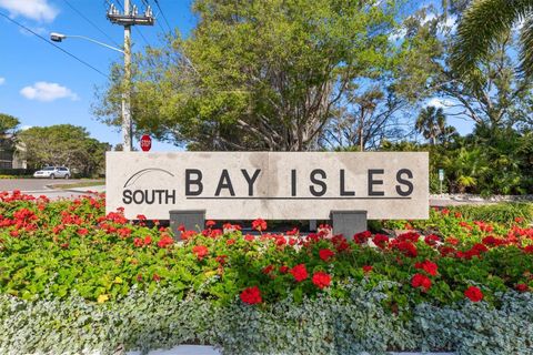 A home in LONGBOAT KEY