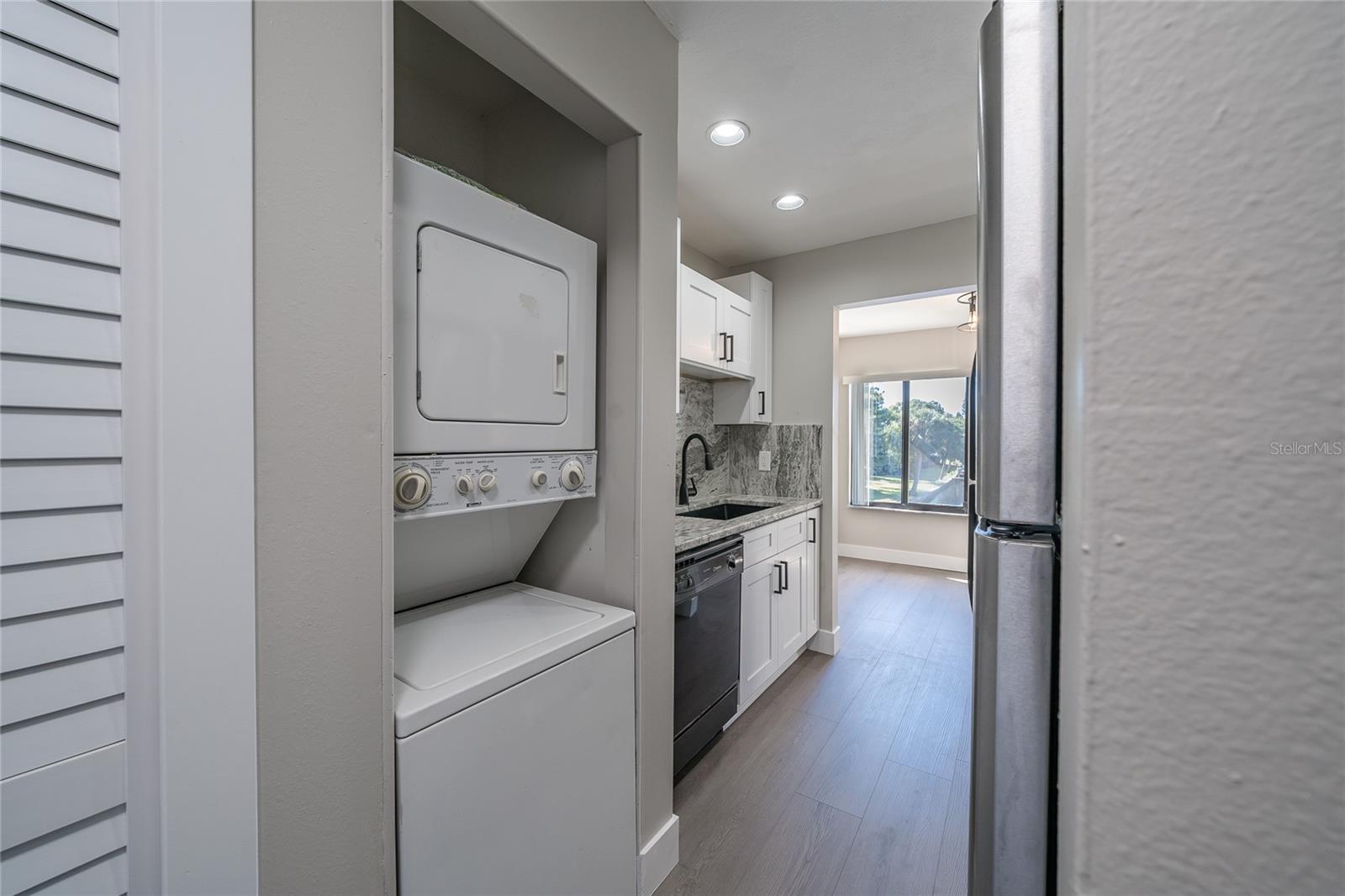 MOORINGS THE CONDO - Residential