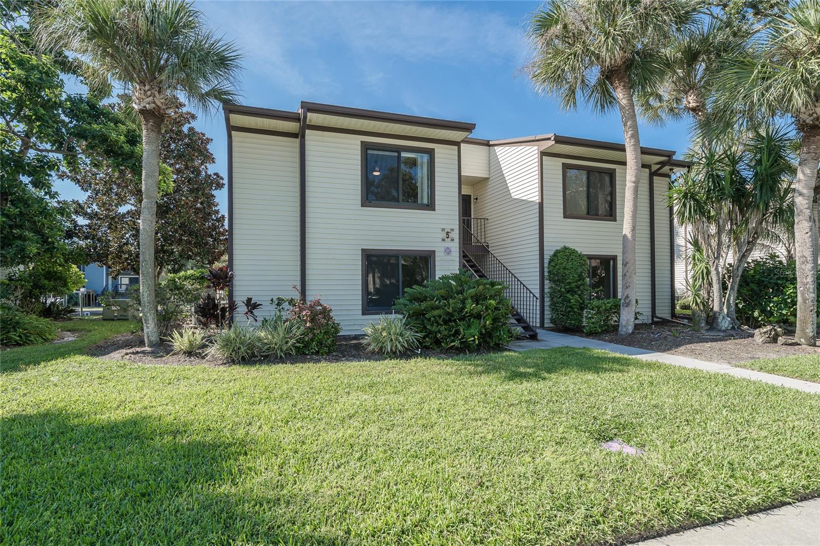 Best view in the complex. Welcome to your private slice of paradise in the heart of Tarpon Springs. Beautifully remodeled unit has amazing water views, a screened in porch and the opportunity to dock your boat at the complex. The community offers boat slips on a first come first-serve basis. There are open spots. Brand new appliances, flooring, paint, kitchen, bathroom. Be the first person to cook a meal in this stunning kitchen. Move in ready, just unpack and relax. Community pool is nestled along the waterfront. The porch is screened in and has additional storage. Quiet, friendly condo community is ideally located just down the road from the Tarpon Springs Sponge Docks, boutique shopping, fine dining, and scenic parks. Your opportunity to enjoy waterfront, maintenance free living.