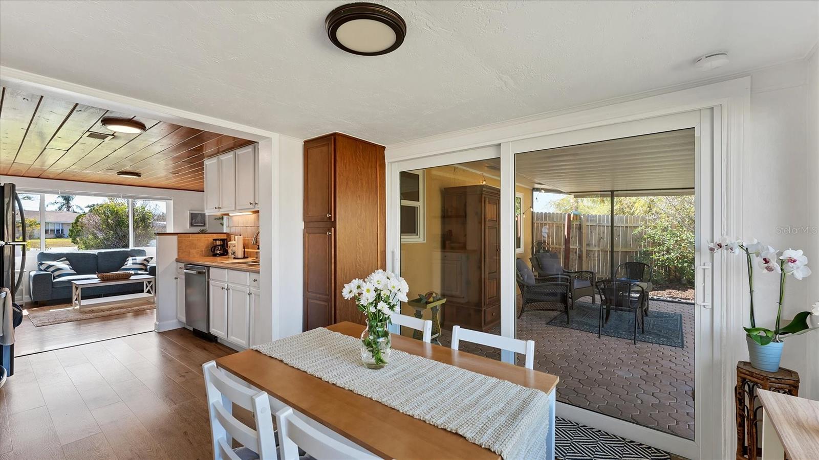 SOUTH VENICE - Residential