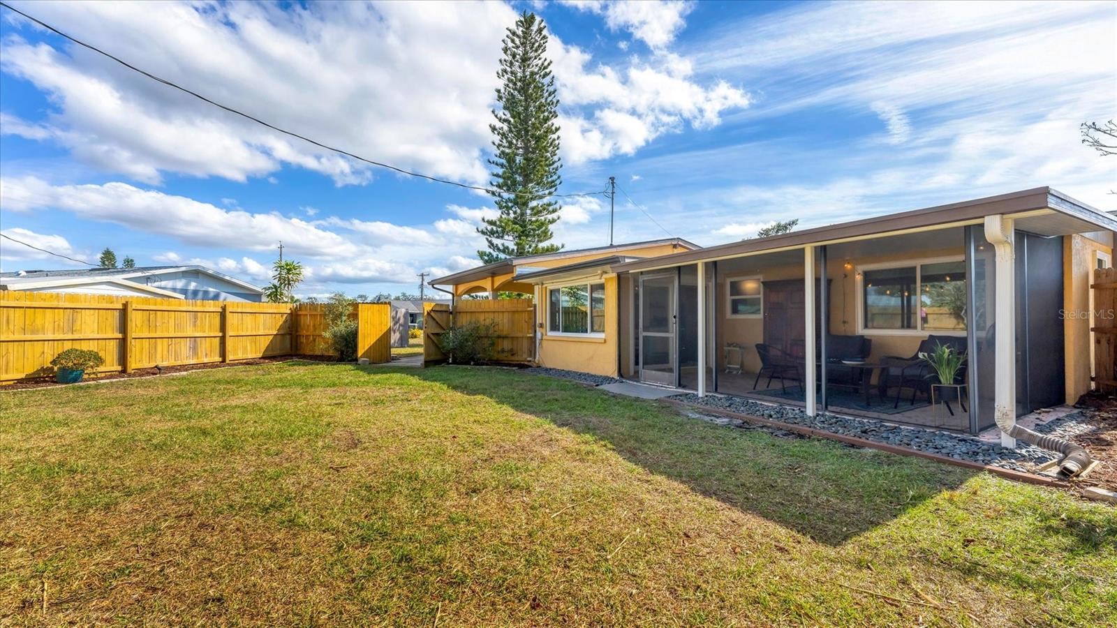 SOUTH VENICE - Residential