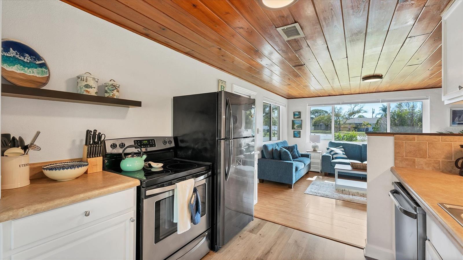 SOUTH VENICE - Residential