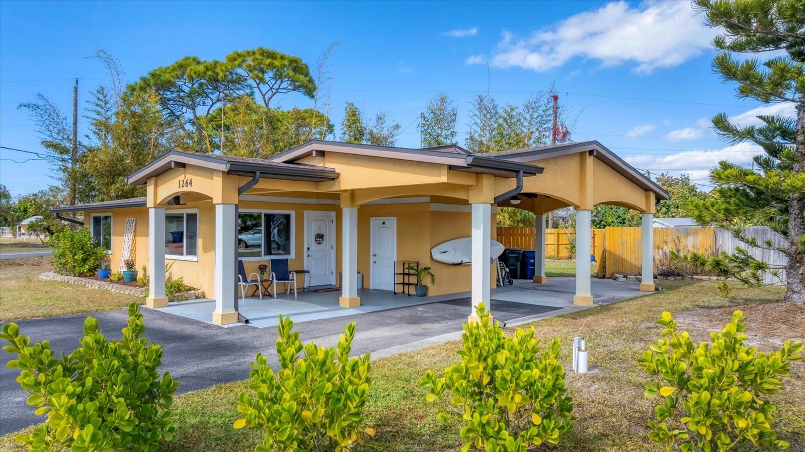 SOUTH VENICE - Residential