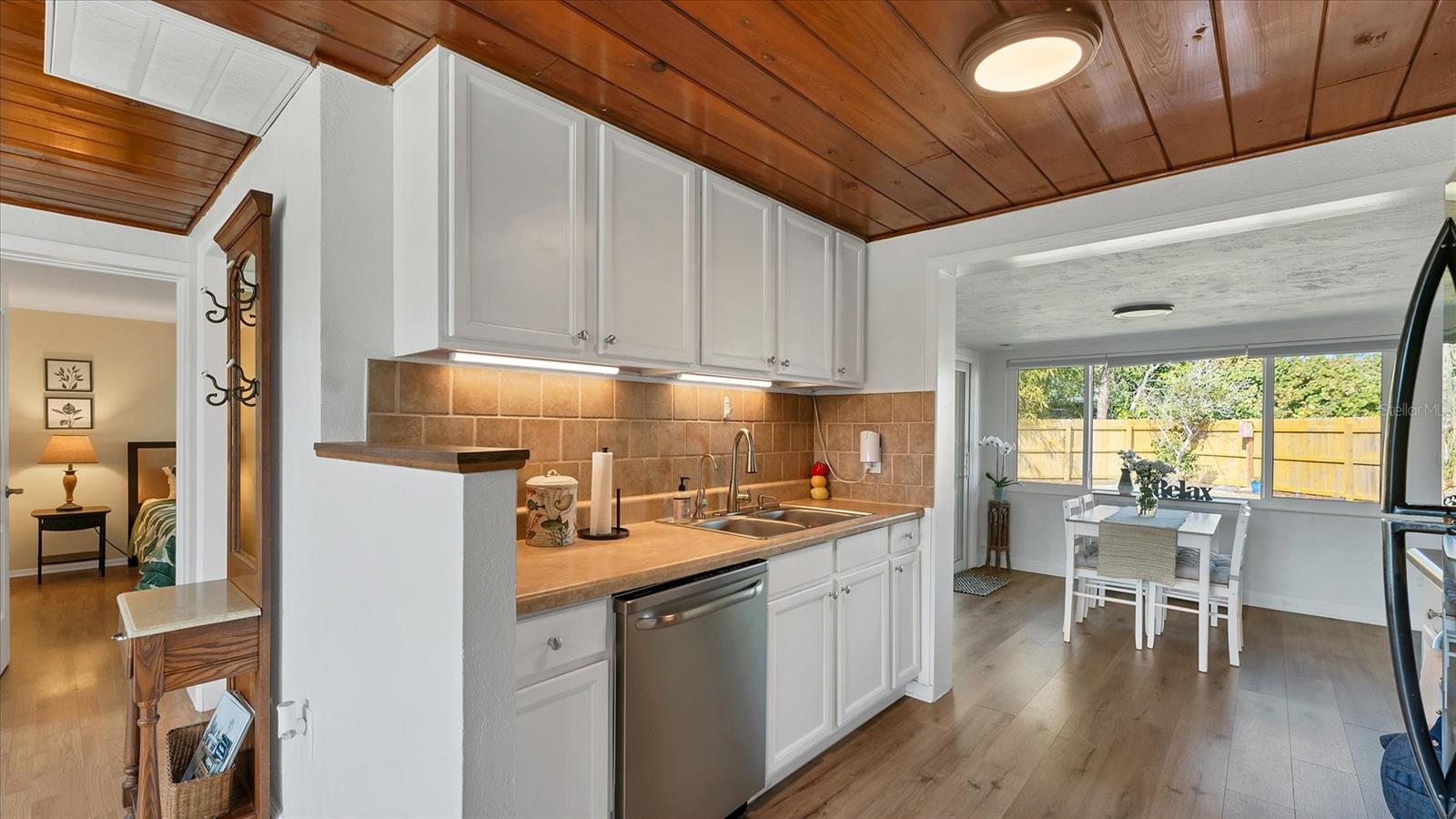 SOUTH VENICE - Residential