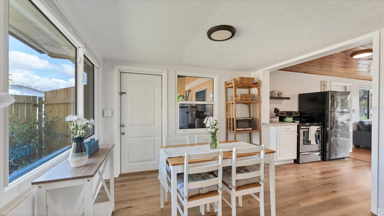 SOUTH VENICE - Residential