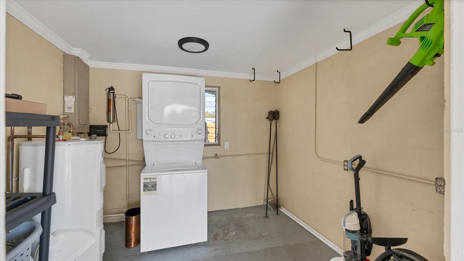 SOUTH VENICE - Residential