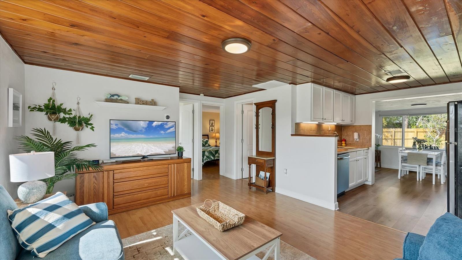 SOUTH VENICE - Residential