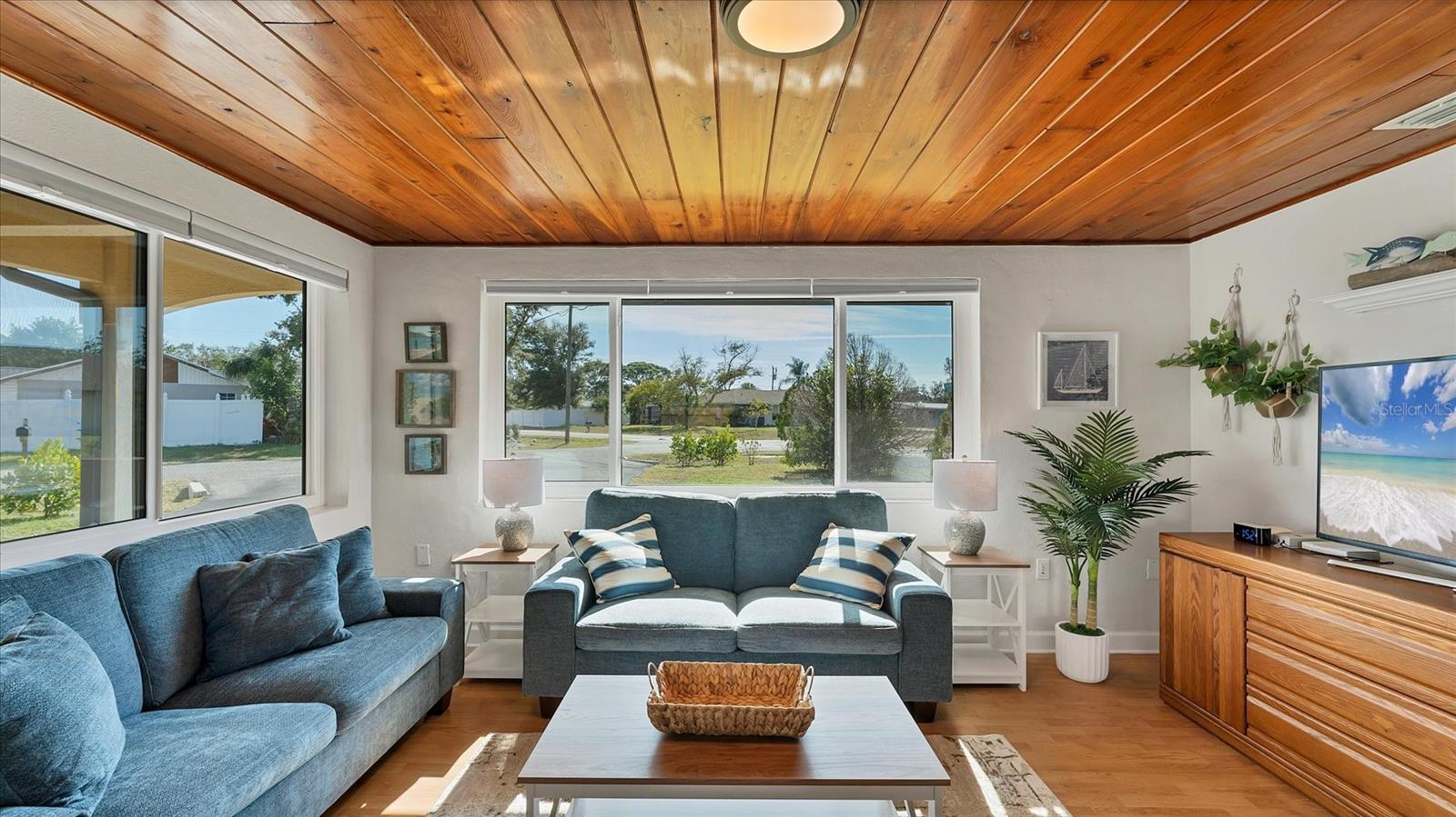 SOUTH VENICE - Residential