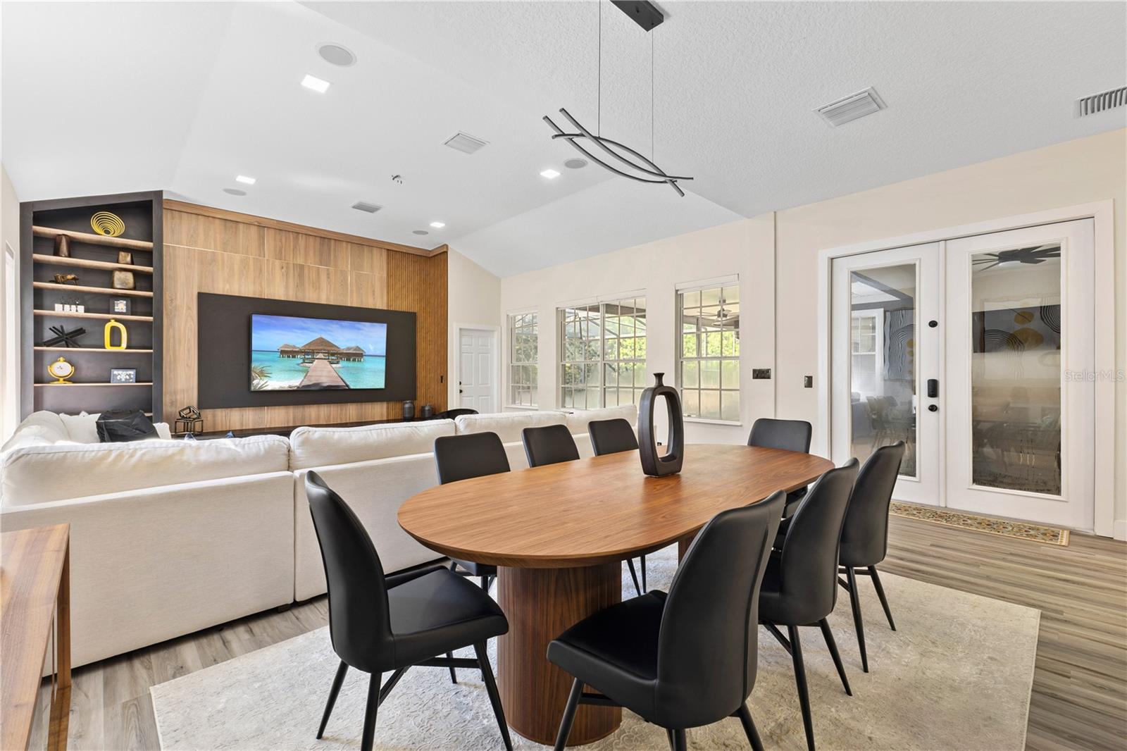 KEENES POINTE UNIT 7 - Residential