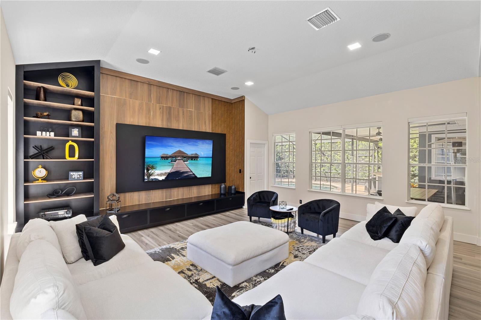KEENES POINTE UNIT 7 - Residential