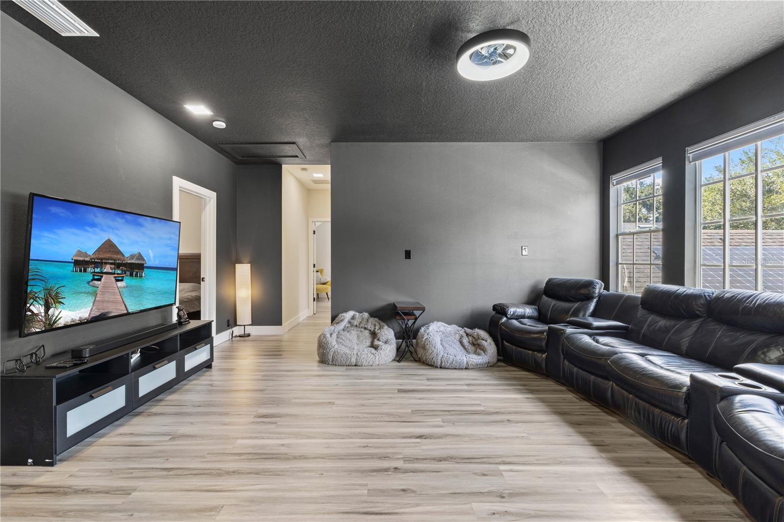 KEENES POINTE UNIT 7 - Residential