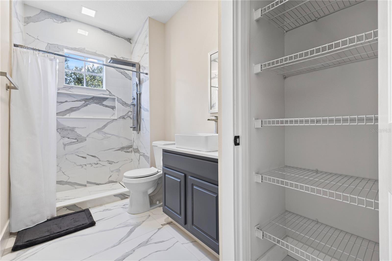 KEENES POINTE UNIT 7 - Residential